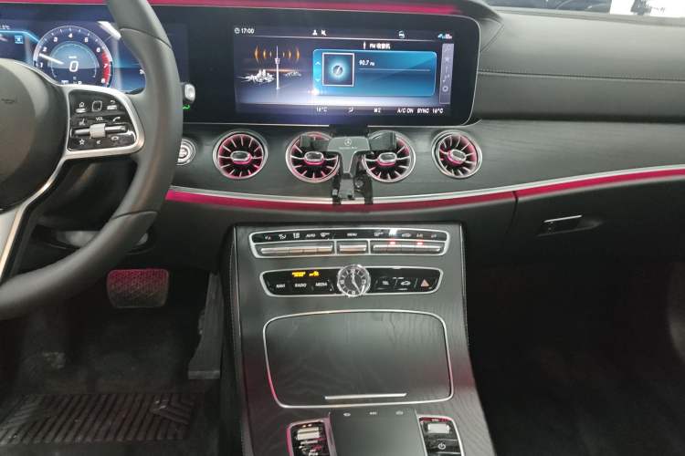 Used Mercedes-Benz E-Class 2019 E 200 Coupe Audio And AC Panel