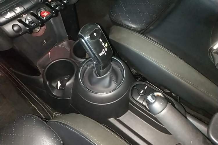 Used MINI 2018 1.5T COOPER Artist