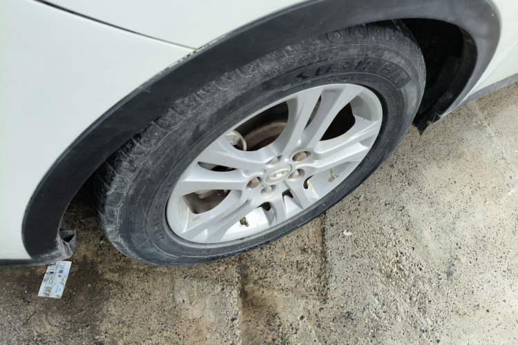 Used Huatai Santa Fe 2016 1.5T Gasoline Manual Two-Wheel Drive Smart Enjoyment i3 Model Left Front Wheel Hub