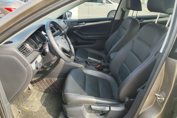 Used Volkswagen Sagitar 2017 180TSI Automatic Luxury Edition Left Front Seat