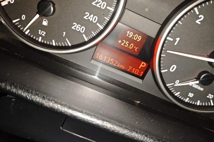 Used BMW X1 2015 sDrive18i Leading Edition