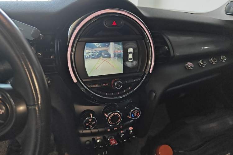 Used MINI MINI 2016 1.5T COOPER Five-Door Edition