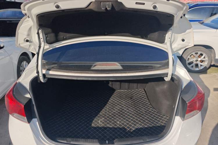 Used Hyundai Elantra (5th Generation / Langdong) 2015 1.6L Automatic Fashion Model