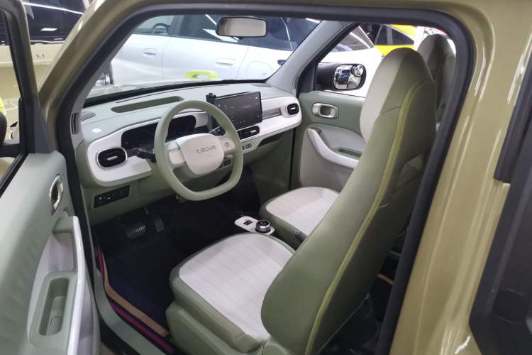 Used Geely Galaxy Panda 2025 210km Panda Rider Driver Seat