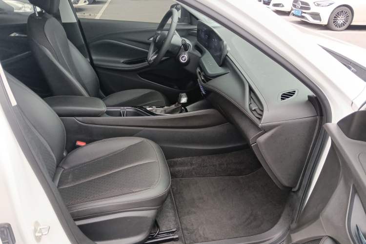 Used Buick Verano 2023 Pro Enjoyment Edition Right Front Seat