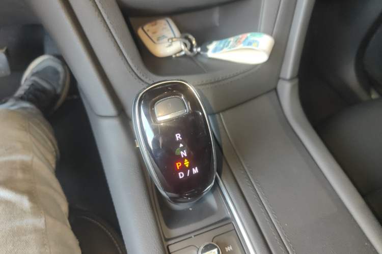 Used Cadillac XT5 2022 2.0T Two-Wheel Drive Luxury Version Gear Lever