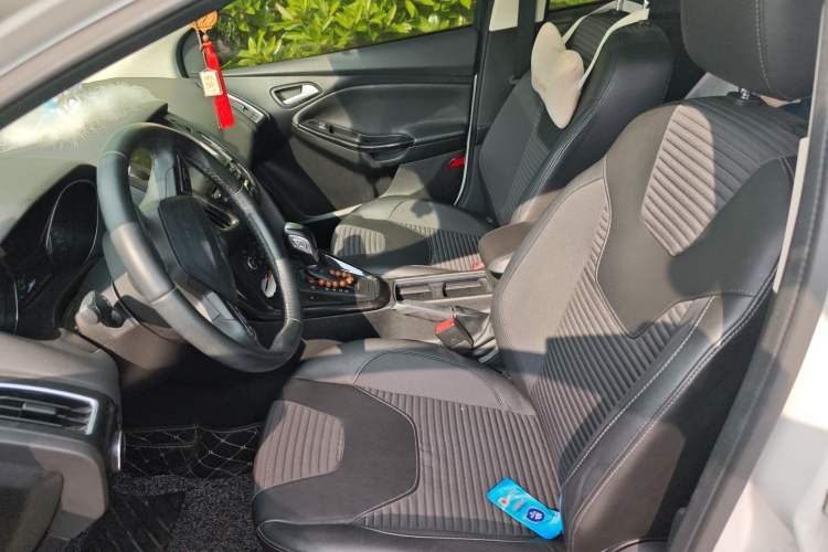 Used Ford Focus 2015 Hatchback EcoBoost 125 Automatic Supreme Style Edition
