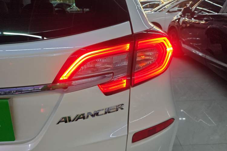 Used Honda Avancier 2017 240TURBO Two-Wheel Drive Elite Edition
