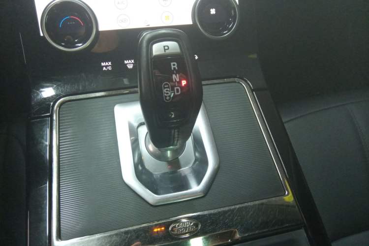 Used Land Rover Range Evoque 2020 249 PS R-DYNAMIC SE Sport Technology Edition Gear Lever
