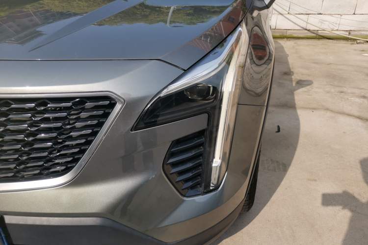 Used Cadillac XT4 2018 28T Two-Wheel Drive Tech Version
