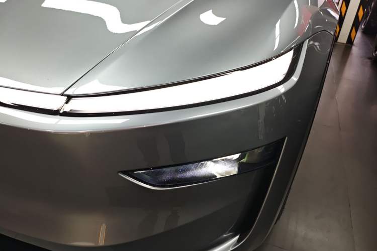 Used Tesla Model Y 2025 Rear-Wheel-Drive Version