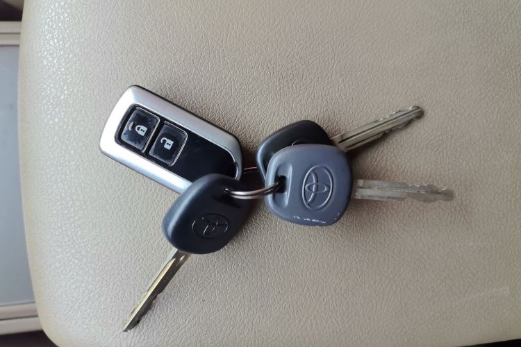 Used Toyota Highlander 2009 2.7L 2WD 5-Seater Elite Edition Vehicle Key