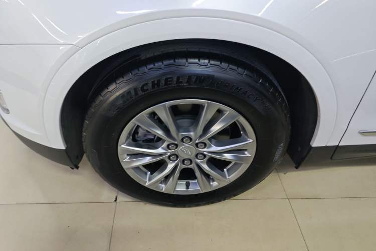 Used Cadillac XT5 2021 28T Luxury Model Left Front Wheel Hub