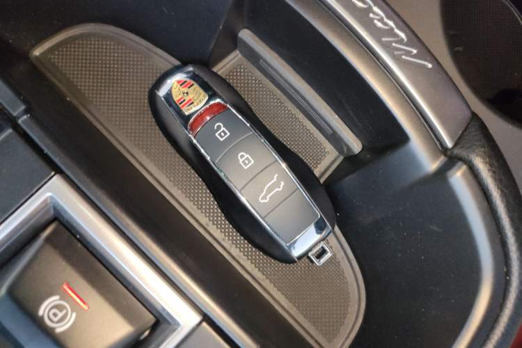 Used Porsche Macan 2022 Macan 2.0T Vehicle Key