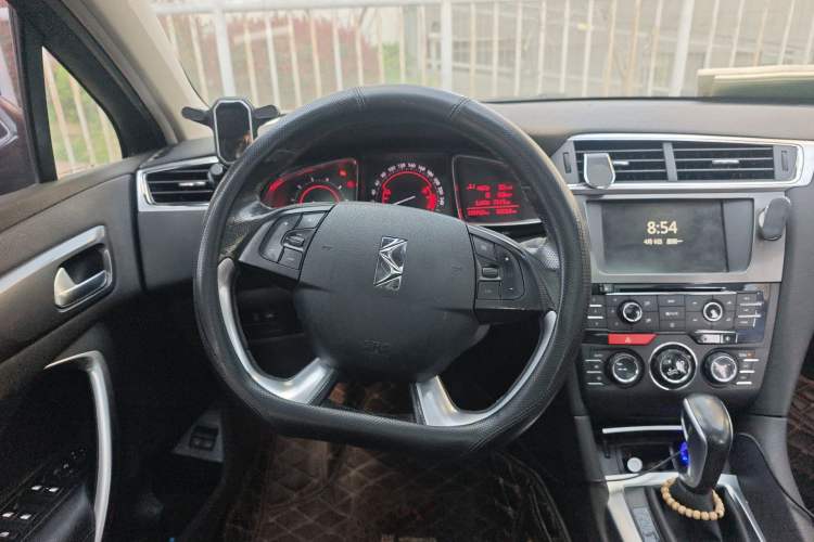 Used DS 6 2014 1.6T Luxury Edition THP160