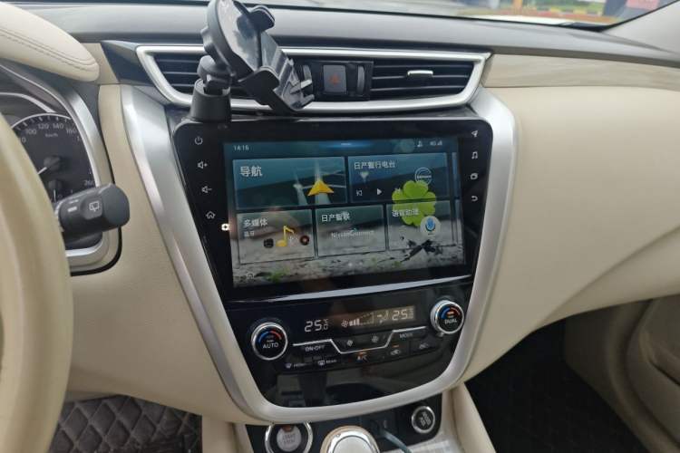 Used Nissan Murano 2019 2.5L XL Two-Wheel Drive Smart Connect Luxury Edition China VI Standard
