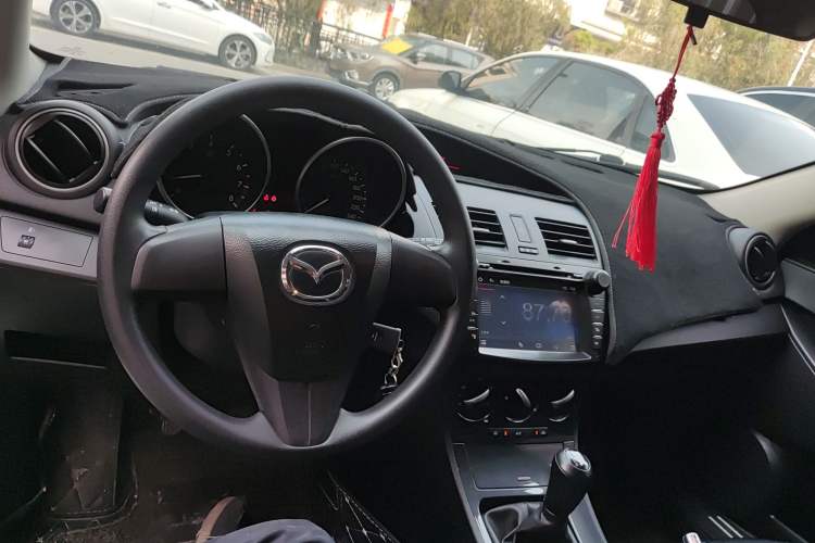 Used Mazda 3 2015 Hatchback 1.6L Manual Comfort Edition Center Console