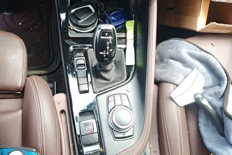 Used BMW X1 2020 sDrive20Li Premium Edition Gear Lever