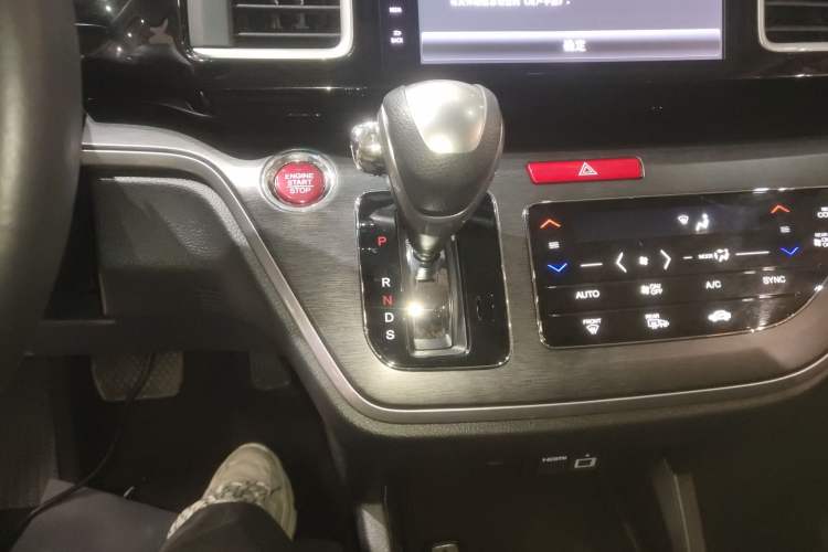 Used Honda Elysion 2016 2.4L Luxury Edition