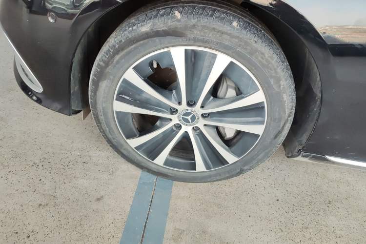 Used Mercedes-Benz E-Class New Energy 2023 E 350 e L Plug-in Hybrid Sedan
