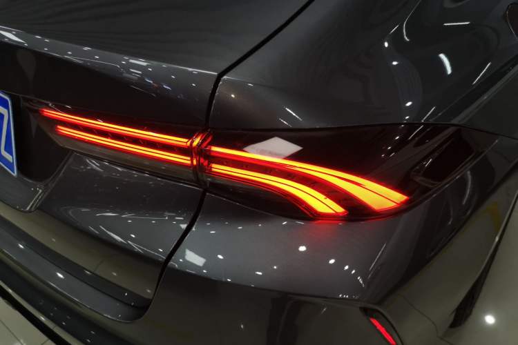 Used GAC Trumpchi EMPOW 2021 270T DCT J16 Version Right Rear Taillight