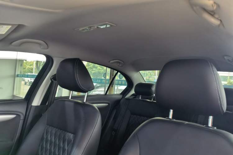 Used Volkswagen Lavida 2013 Revised Classic 1.6L Automatic Fashion Edition Headliner