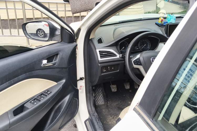 Used CHANGAN Alsvin V7 2016 1.6L Manual Enjoyment Model China IV Standard
