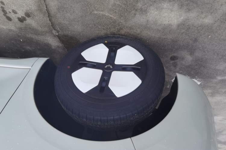 Used Wuling Hongguang MINIEV 2024 3rd Generation 215km Advanced Version Exterior 2