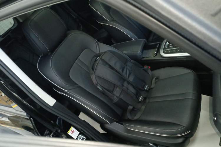 Used Tank 300 2023 2.0T Iron Rider 02 Right Front Seat