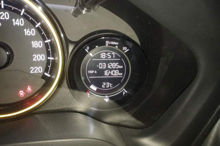 Used Honda XR-V 2021 1.5L CVT Comfort Version Odometer Close Up