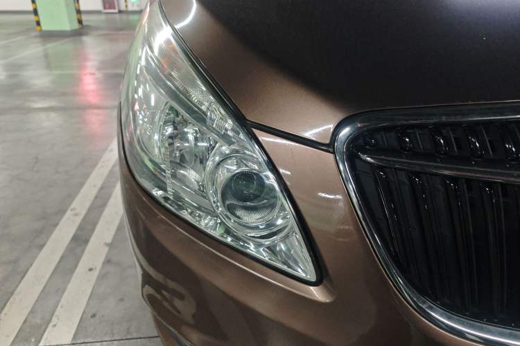 Used Buick GL8 2018 28T Luxury Model China VI Standard
