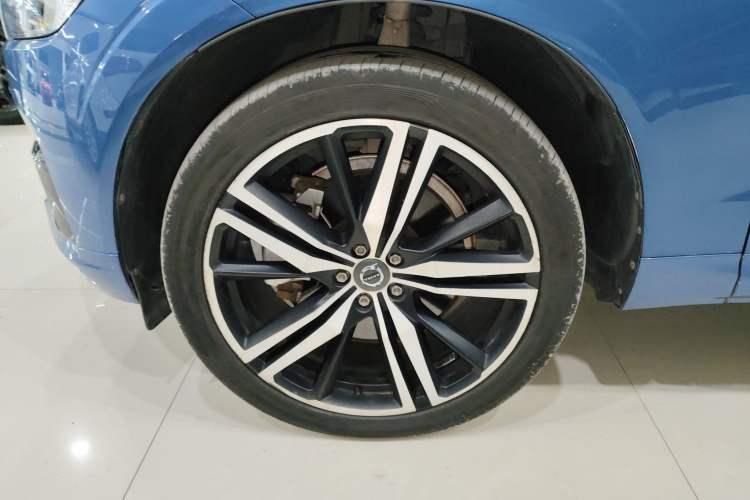 Used Volvo XC60 New Energy 2019 T8 E-Drive Hybrid Intelligent Luxury Sport Edition China V Standard
