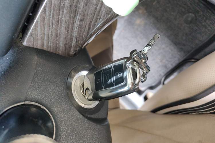 Used CHANGAN Raeton 2014 1.8T Automatic Elite Anniversary Edition China IV Standard