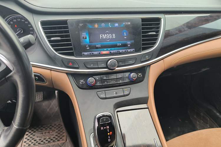 Used Buick LaCrosse 2016 28T Elite Model
