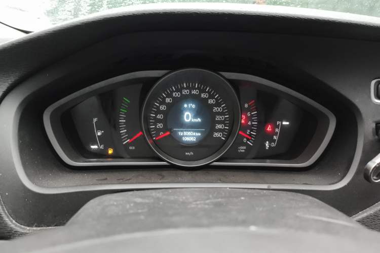 Used Volvo V40 2017 T3 Smart Edition
