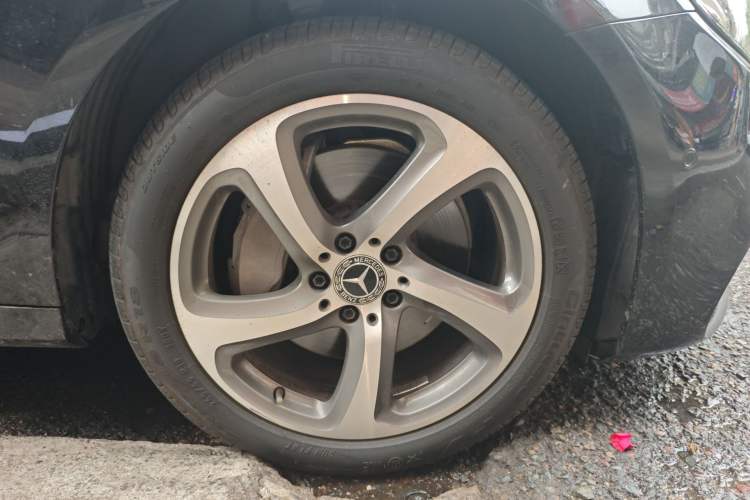 Used Mercedes-Benz E-Class 2019 E 300 L Sporty and Stylish Model
