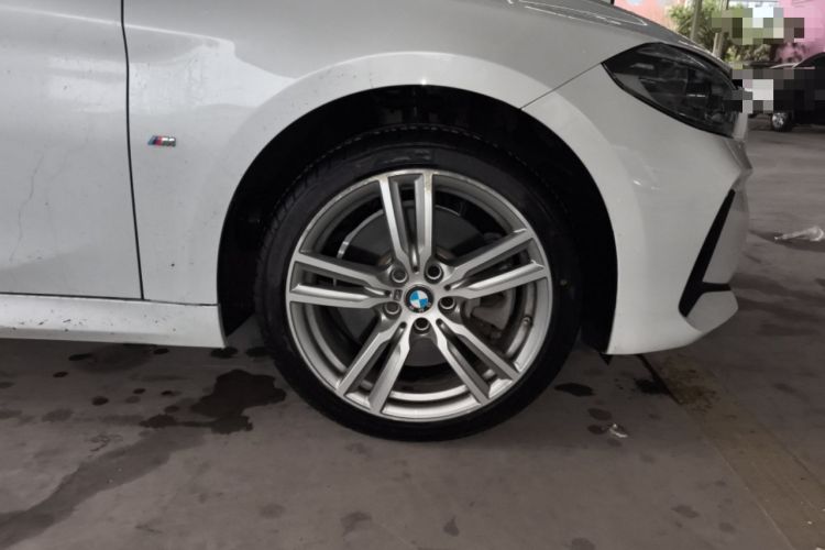 Used BMW 1 Series 2020 125i Leading Model M Sport Package Right Front Wheel Hub