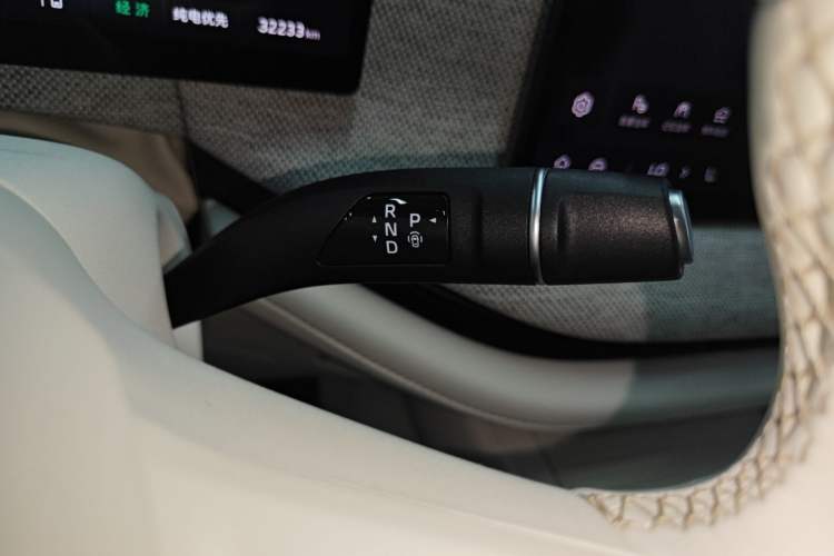 Used Wey Lanshan 2025 Four-Wheel Drive Ultra Gear Lever