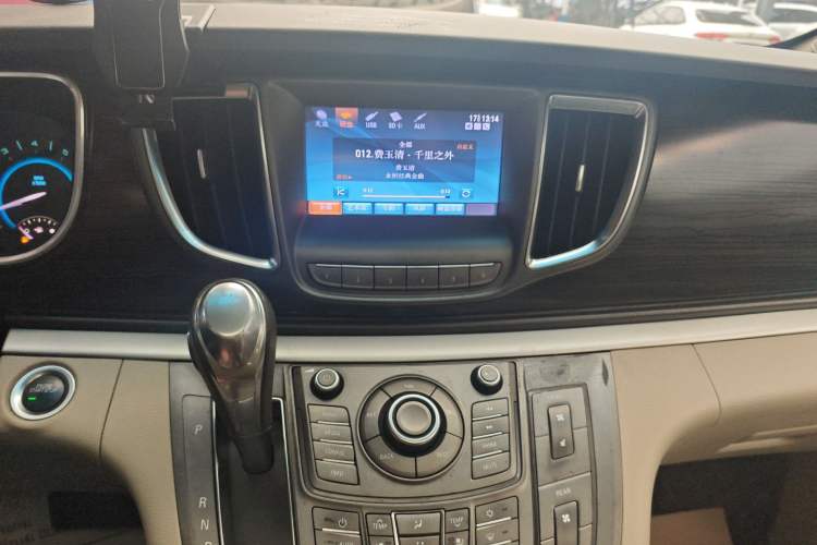 Used Buick GL8 2013 3.0L XT Luxury Business Flagship Edition Audio And AC Panel