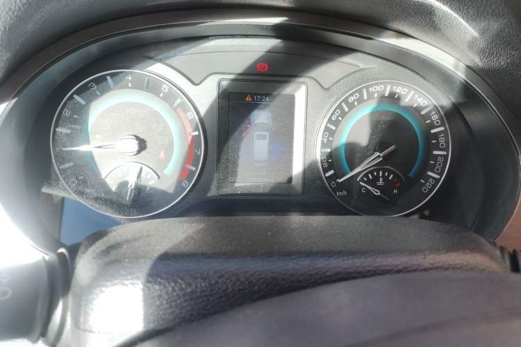 Used Haval H2 2017 Red-Label 1.5T Manual Two-Wheel Drive Luxury Model