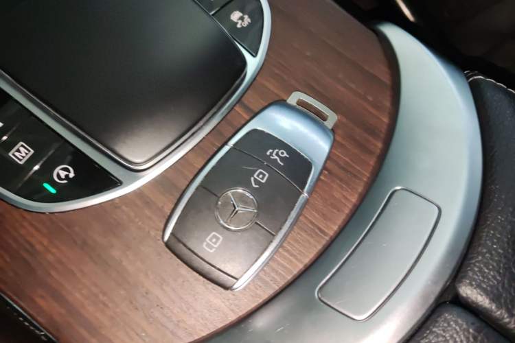 Used Mercedes-Benz GLC 2020 Facelift GLC 300 L 4MATIC Dynamic Edition
