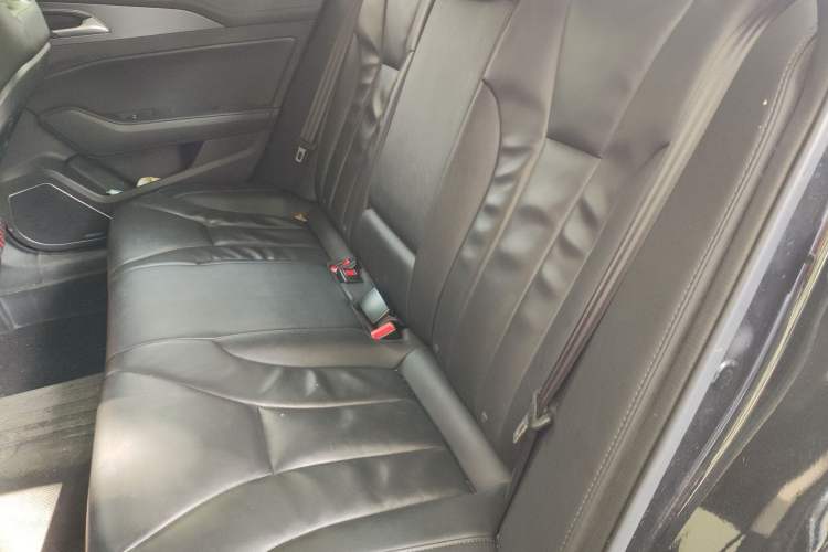 Used Hongqi H5 2022 Classic Model Facelift 1.8T Automatic Smart Connect Flagship Edition Left Rear Seat