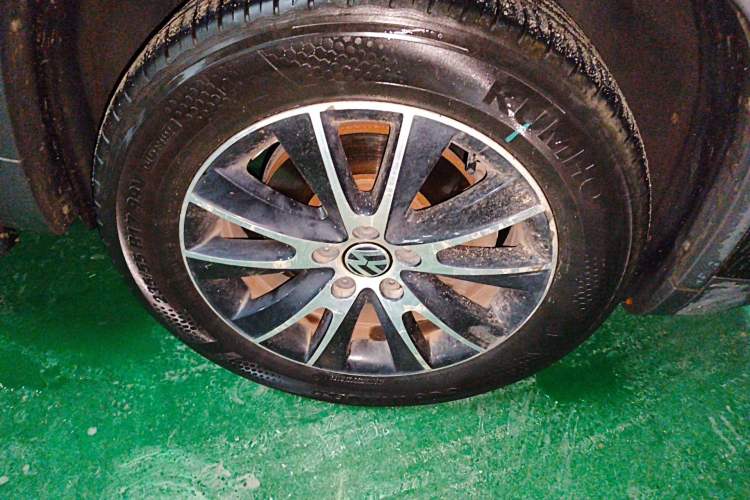 Used Volkswagen Tiguan 2015 1.8TSI Automatic Two-Wheel Drive Luxury Model Right Front Wheel Hub