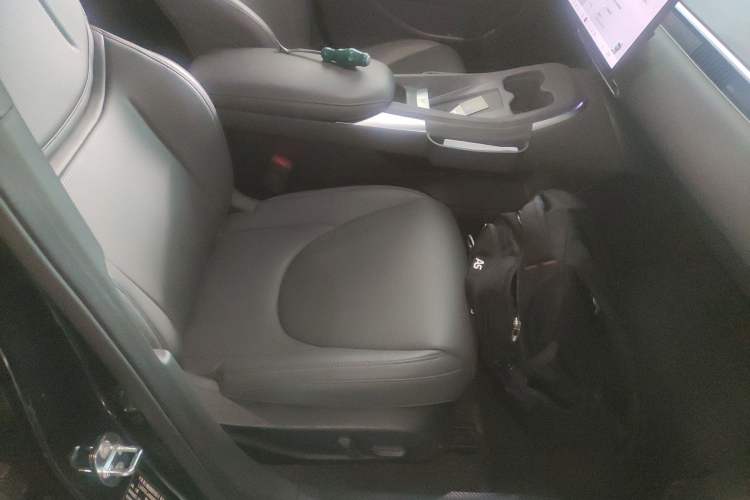 Used XPeng MONA M03 2024 620 with Ultra-Long Range Right Front Seat