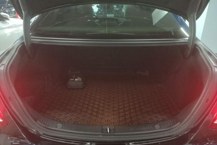 Used Mercedes-Benz E-Class 2020 Facelift E 260 L
