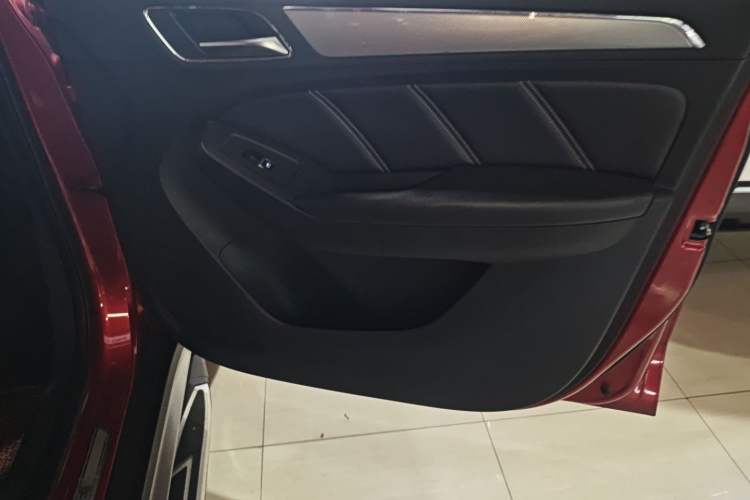 Used Roewe RX5 2016 20T Two-Wheel Drive Automatic Internet Smart Edition