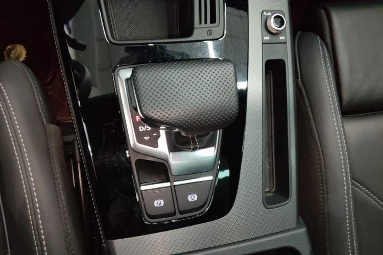 Used Audi Q5L 2024 45 TFSI Luxury Dynamic Model