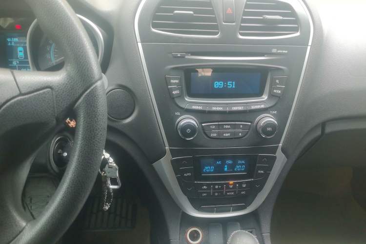 Used GAC Trumpchi GS5 2012 2.0L Manual Two-Wheel Drive Comfort Edition