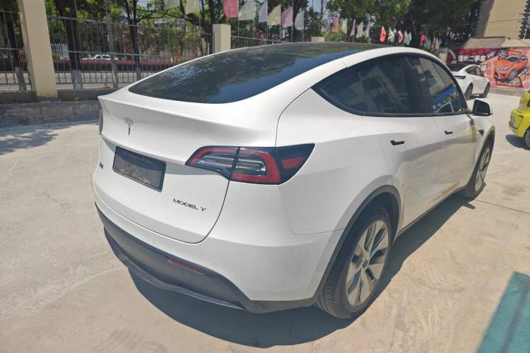 Used Tesla Model Y 2022 Long-Range All-Wheel-Drive Version Rear Right 45 Deg