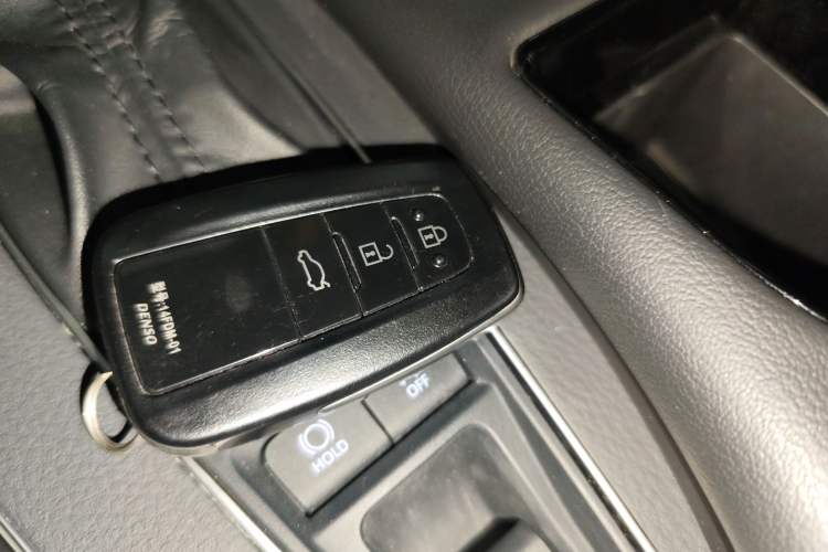 Used Toyota Avalon 2019 2.0L Luxury Edition China VI Standard